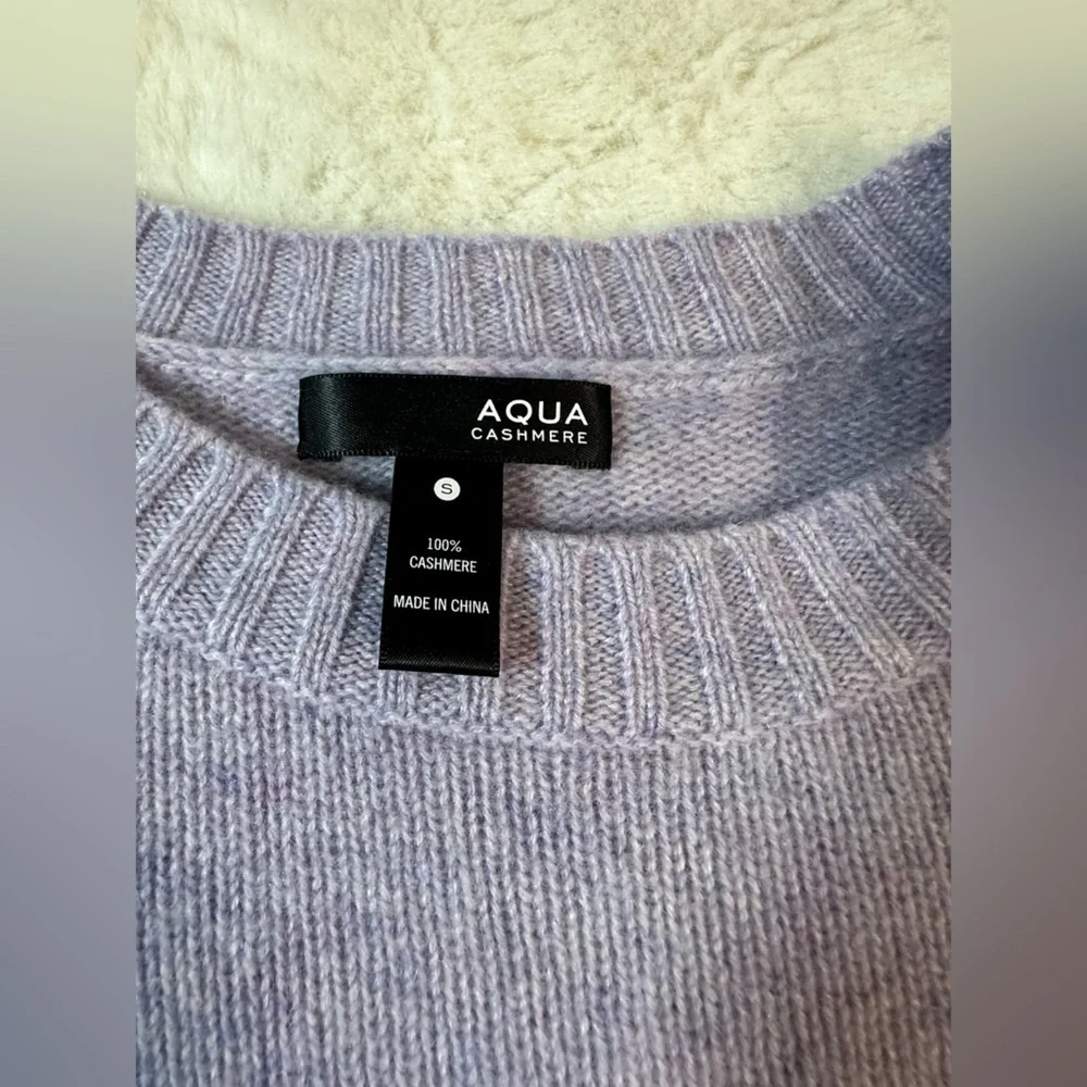 Aqua bloomingdale’s 100% Cashmere light purple sweater Small S Perfect condition - Picture 4 of 8